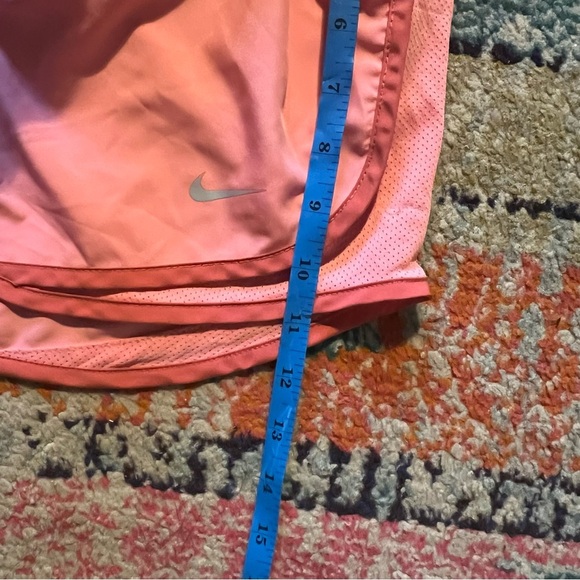 Nike Women's Tempo Pace Running Shorts 2.0 in Coral Chalk Pink - Picture 4 of 5